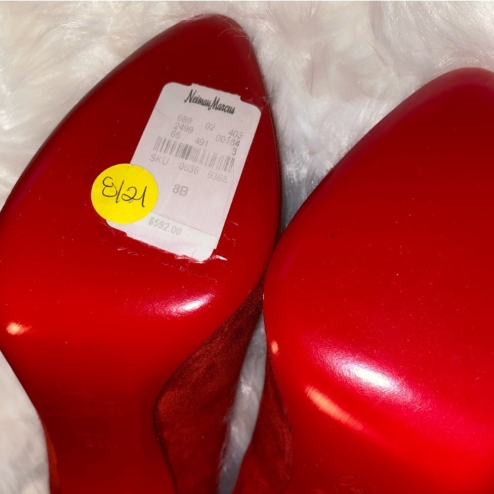 NEW Christian Louboutin Red Sueded Pumps Size 39.5 - Picture 6 of 13